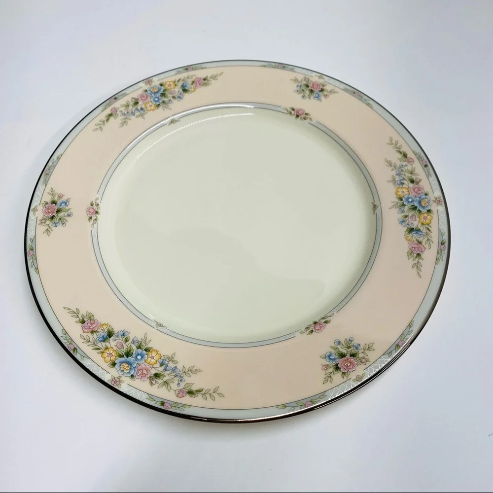 Gorham Weddington 10 5/8 inches dinner plate floral with silver trim Elegant